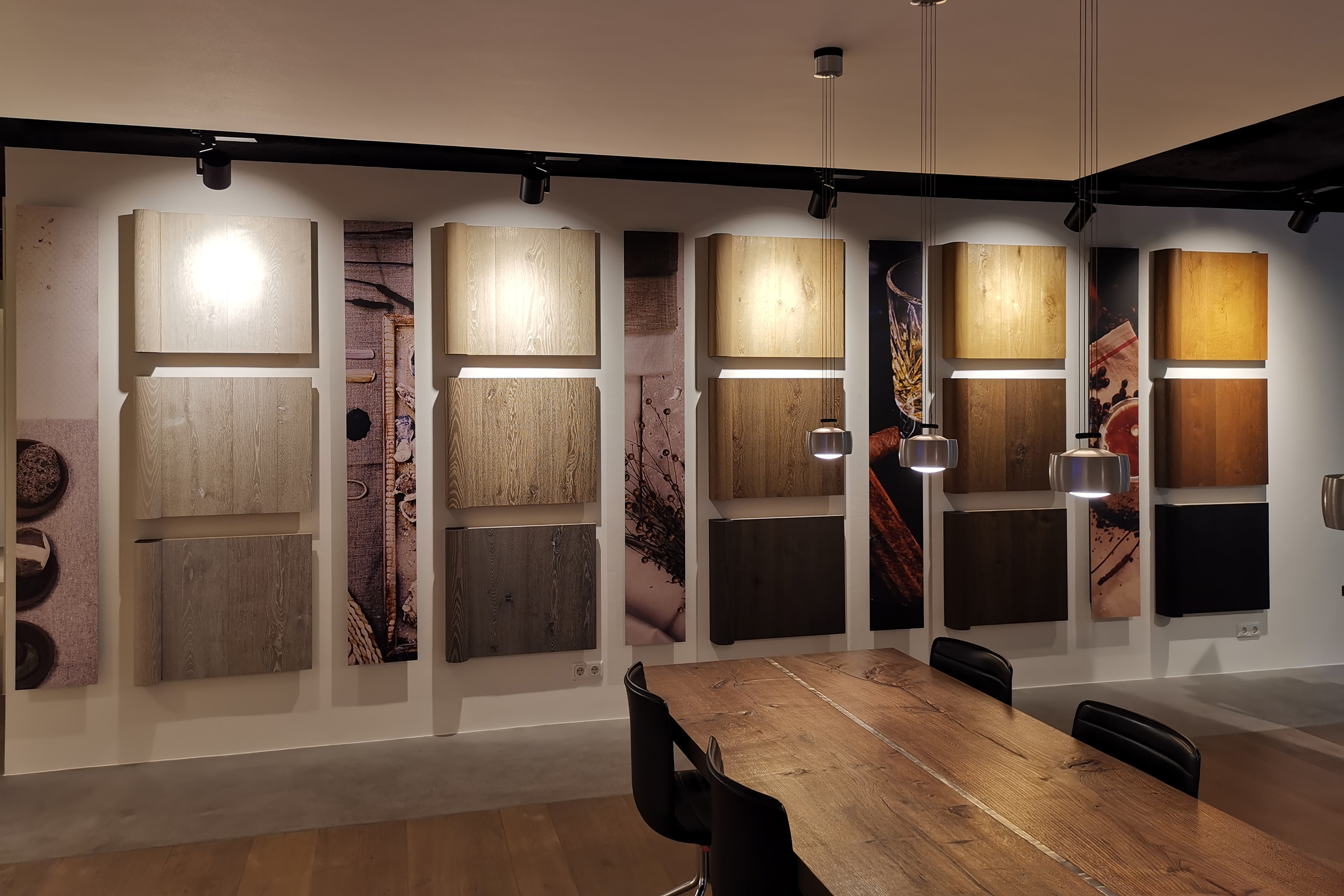 Escuchamos atentamente y contribuimos activamente.